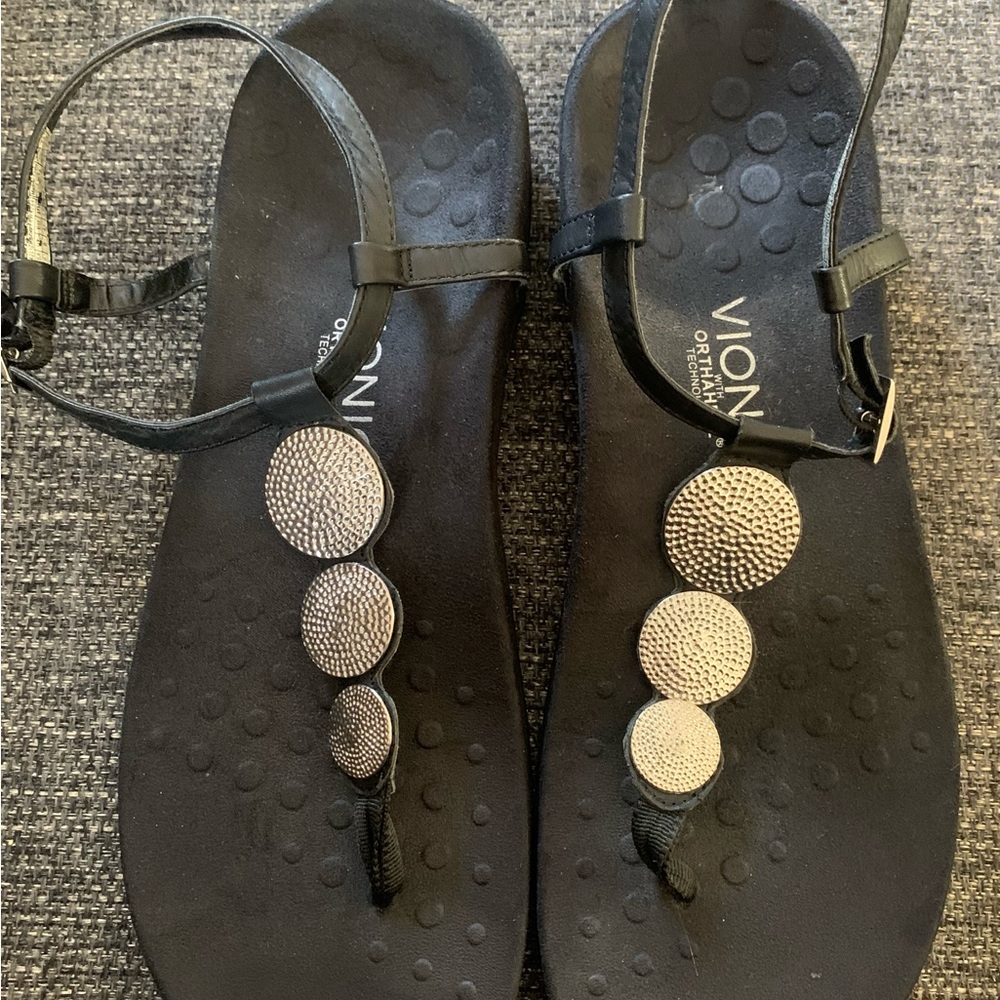 Vionic Black T-Strap Sandals
